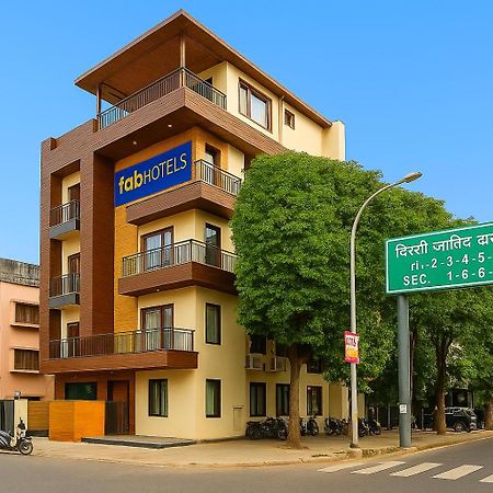 Fabhotel F9 Sector 19 Νόιντα Εξωτερικό φωτογραφία