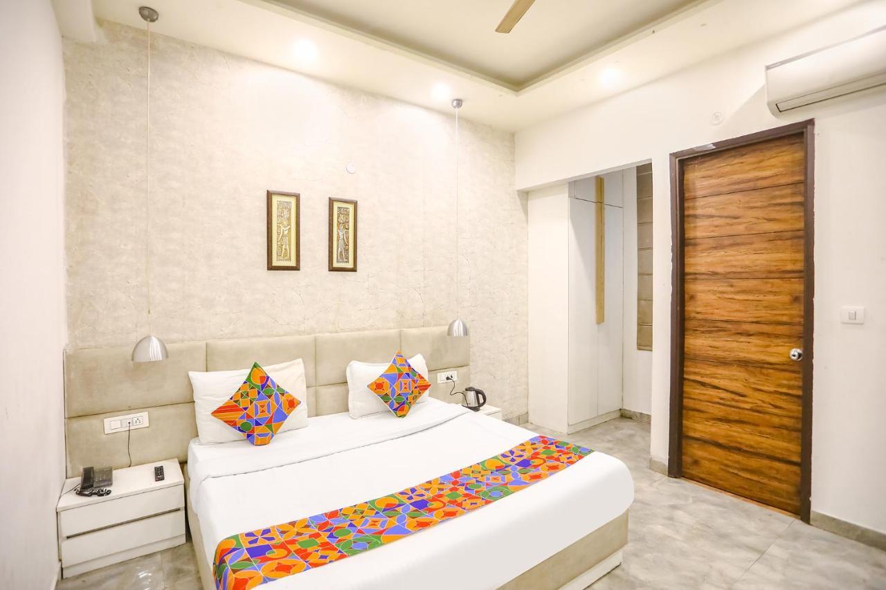 Fabhotel F9 Sector 19 Νόιντα Εξωτερικό φωτογραφία