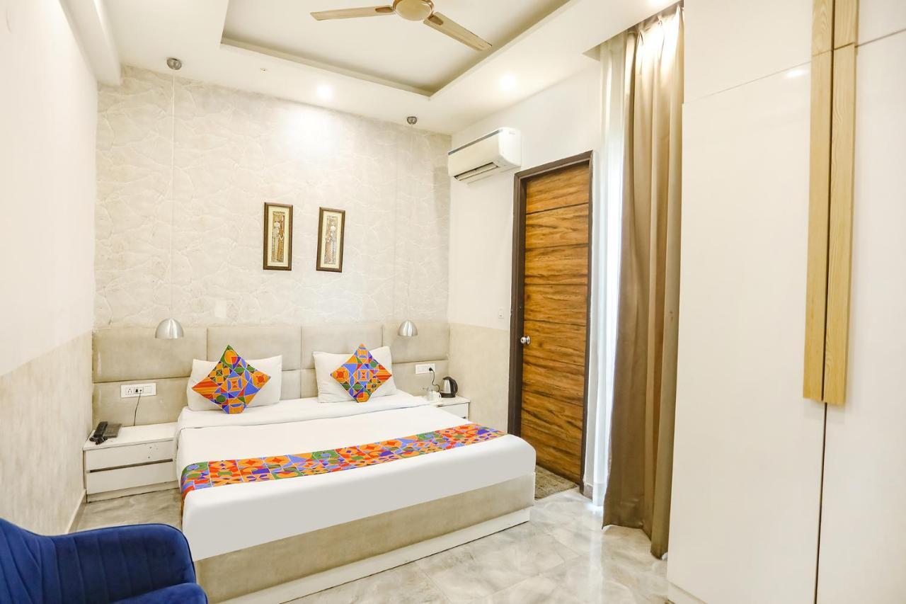 Fabhotel F9 Sector 19 Νόιντα Εξωτερικό φωτογραφία