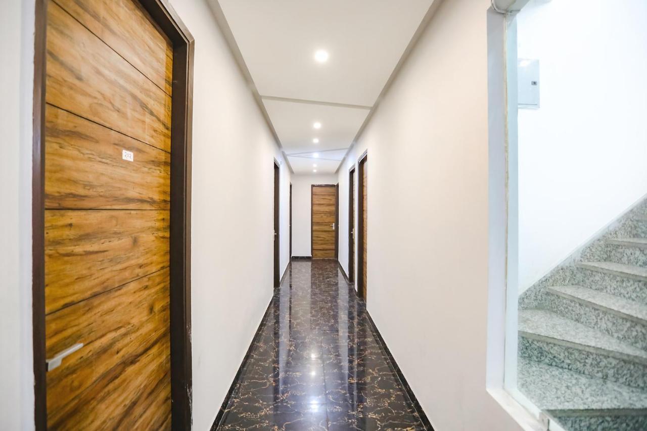 Fabhotel F9 Sector 19 Νόιντα Εξωτερικό φωτογραφία