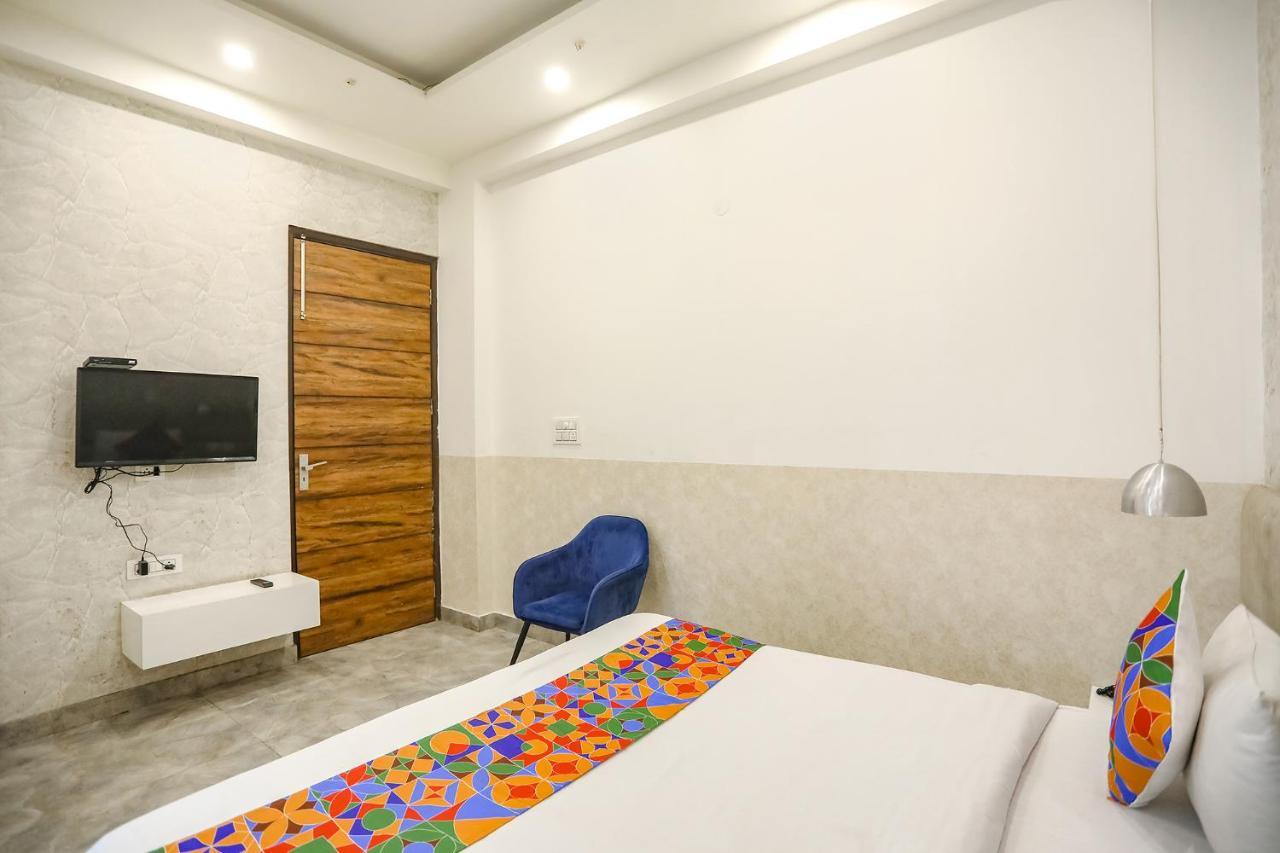 Fabhotel F9 Sector 19 Νόιντα Εξωτερικό φωτογραφία